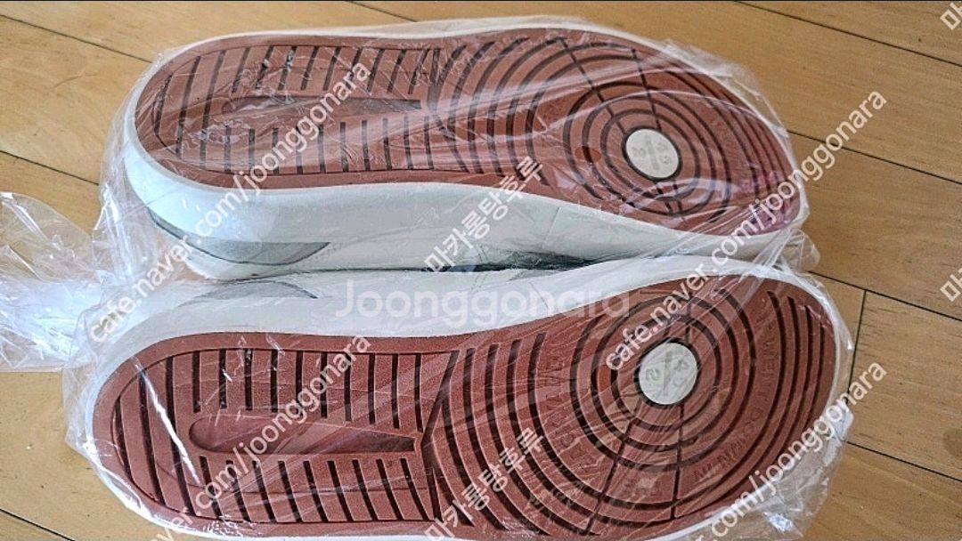 조던시리즈 ES 스니커즈 판매해요.사이즈: 270mm 이미지