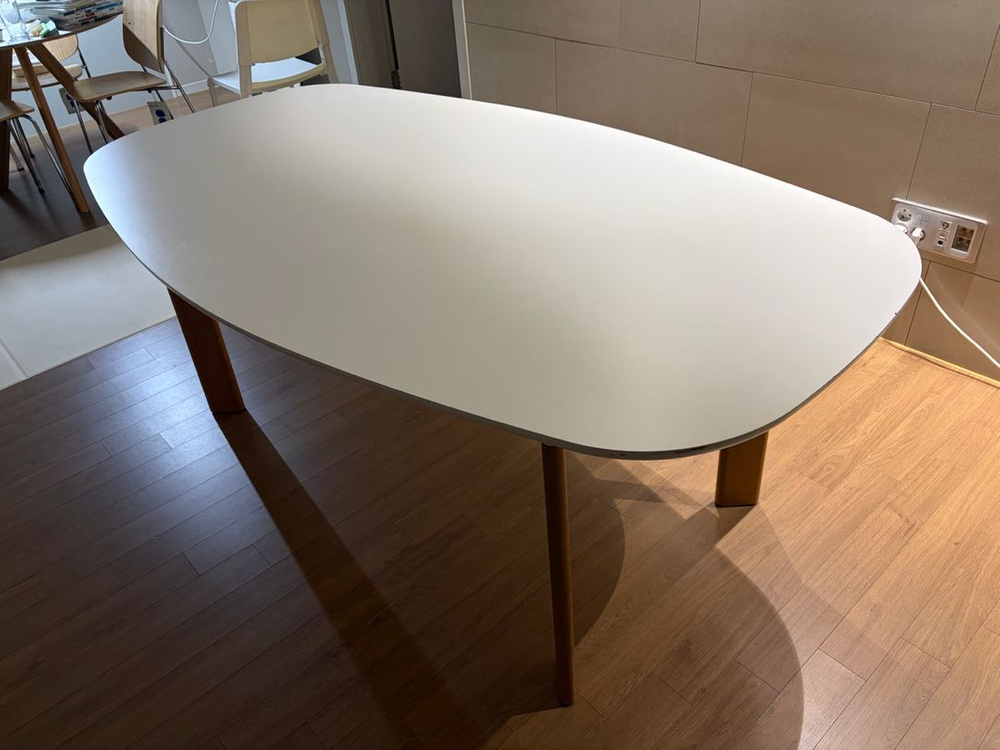 프리츠한센 아날로그 테이블 6인 정품 이미지