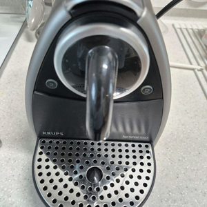 네스프레소 커피머신 KRUPS