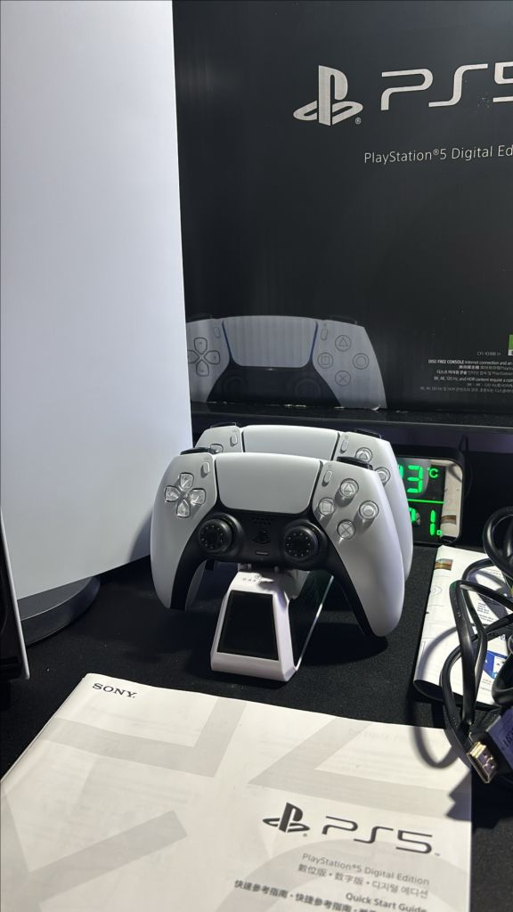 ps5 플스5 디지털버전 듀얼센스 2개 본체 쿨러--2