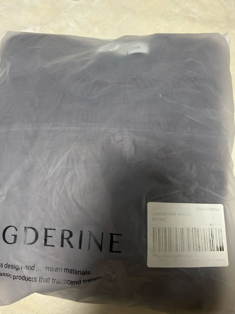 공드린 spencer knit 스펜서 니트 이미지