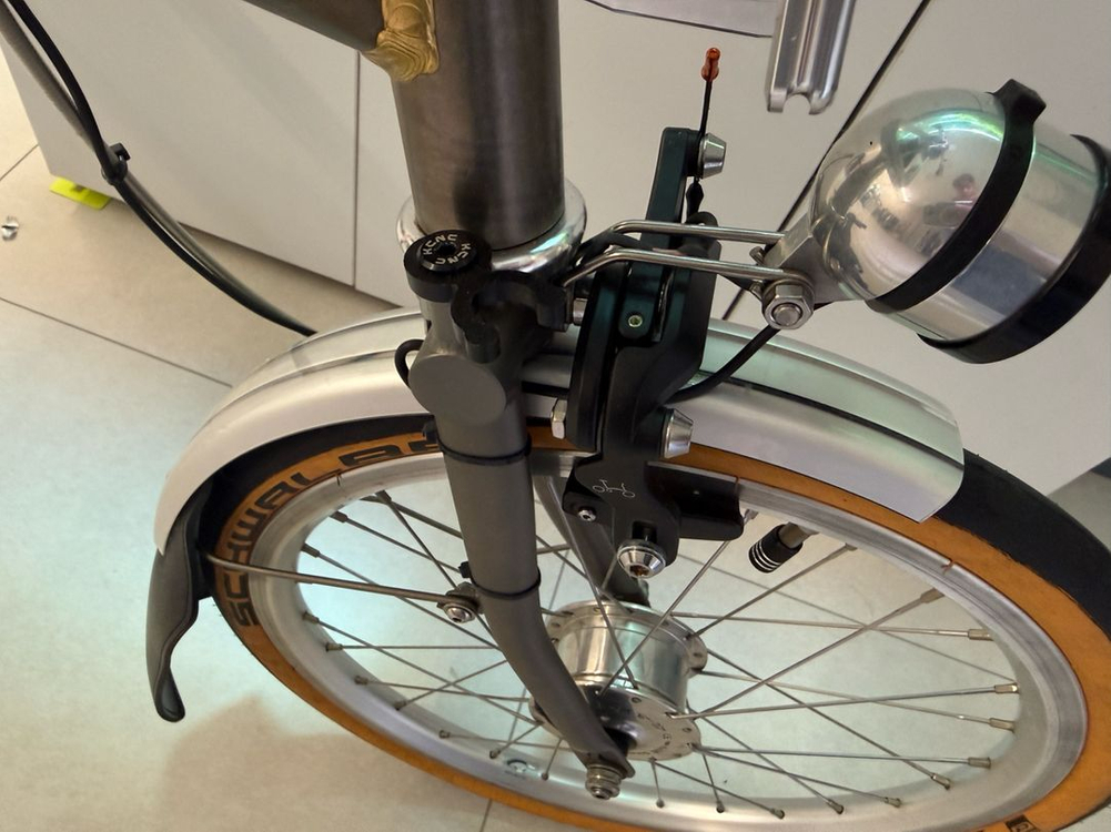 브롬톤 S3E-X 티탄 허브다이나모 에델룩스2--3