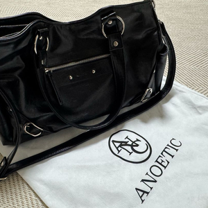 아노에텍 블랙 숄더백