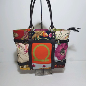 정품 ㅡ페라가모 ㅡ타이거.플라워백