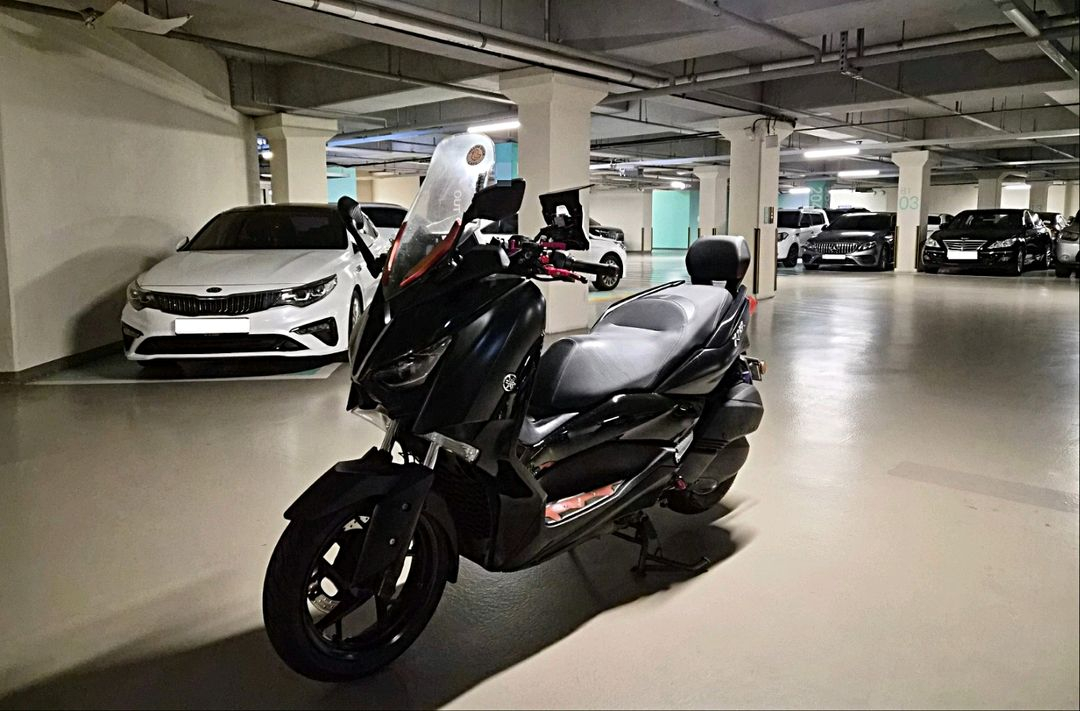 xmax300 18년식 아크라튜닝 외관깔끔 팝니다--2