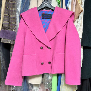 럭키슈에뜨 세일러카라 코트 핑크 보브지컷잇미샤지고트에고이스트질스튜어트쥬크온앤온타임랑방마인시스템오브제띠어리마쥬