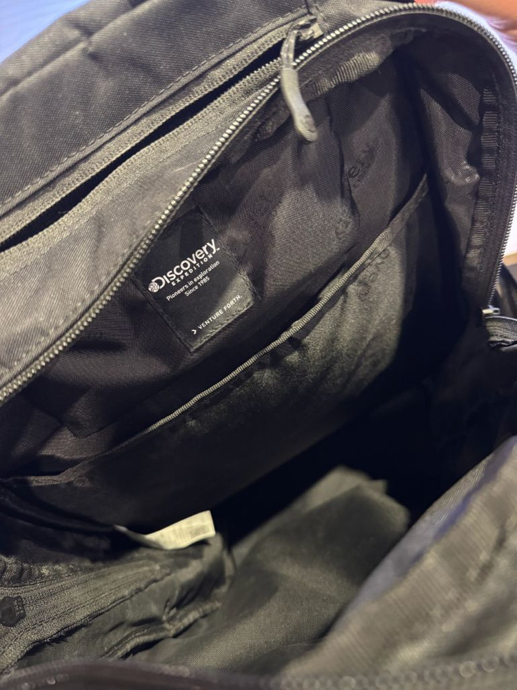 디스커버리 LIKE-TWINE 백팩 블랙--3