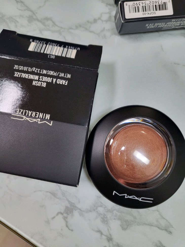 맥 립스틱, 블러쉬 등 이미지