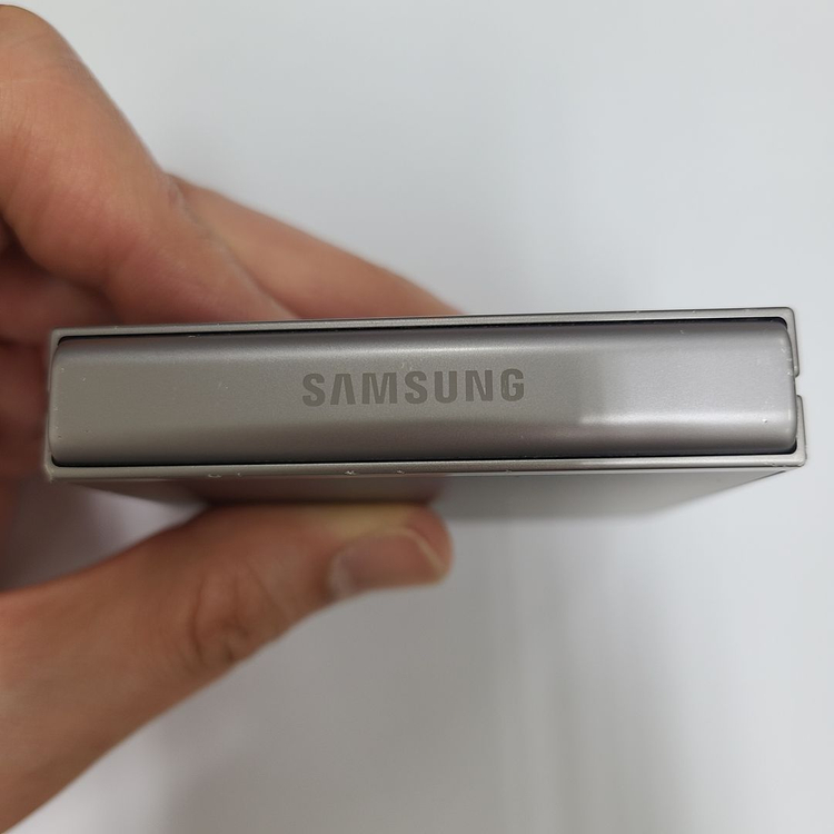 .갤럭시 Z플립6 256GB 실버쉐도우 U+ 무잔상 A급 자녀폰 메인폰 효도폰 210850 이미지