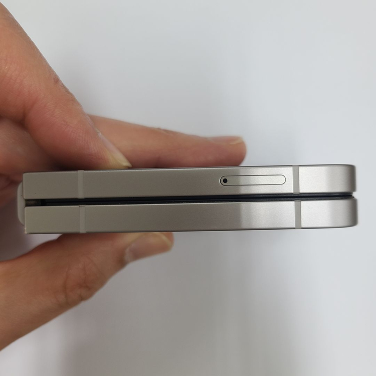 .갤럭시 Z플립6 256GB 실버쉐도우 U+ 무잔상 A급 자녀폰 메인폰 효도폰 210850 이미지