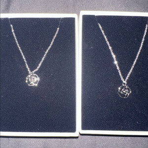 목요일까지 할인)제로베이스원 제베원 목걸이 굿즈 이미지