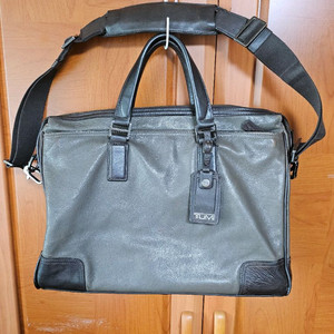 투미 비즈니스 가죽서류가방 정품입니다