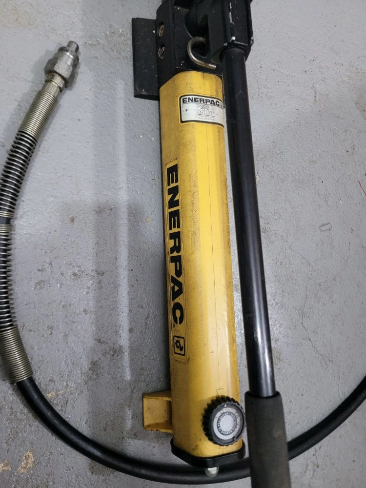 ENERPAC P392 유압 휴대용 고압핸드펌프 이미지
