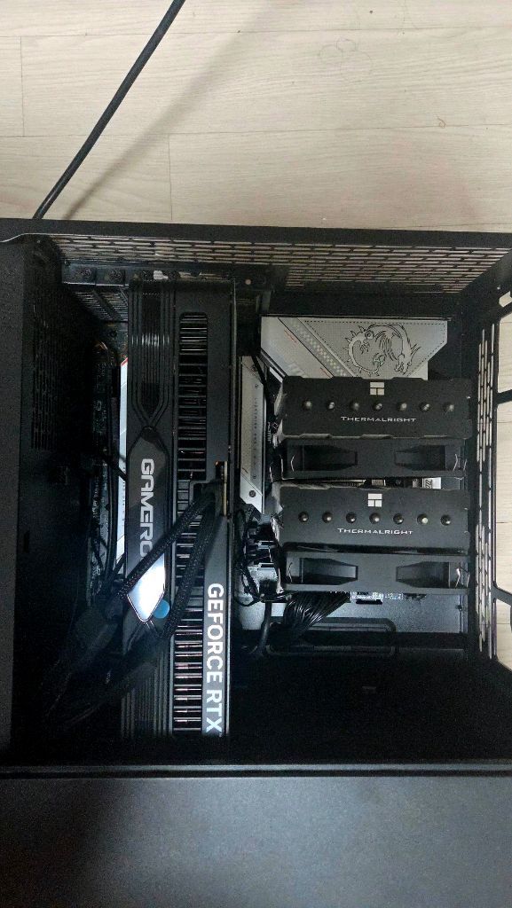 신품가 520만원이상 AMD 라이젠 7900, RTX 5070 Ti, ddr5 램 64gb, ssd 2tb--0