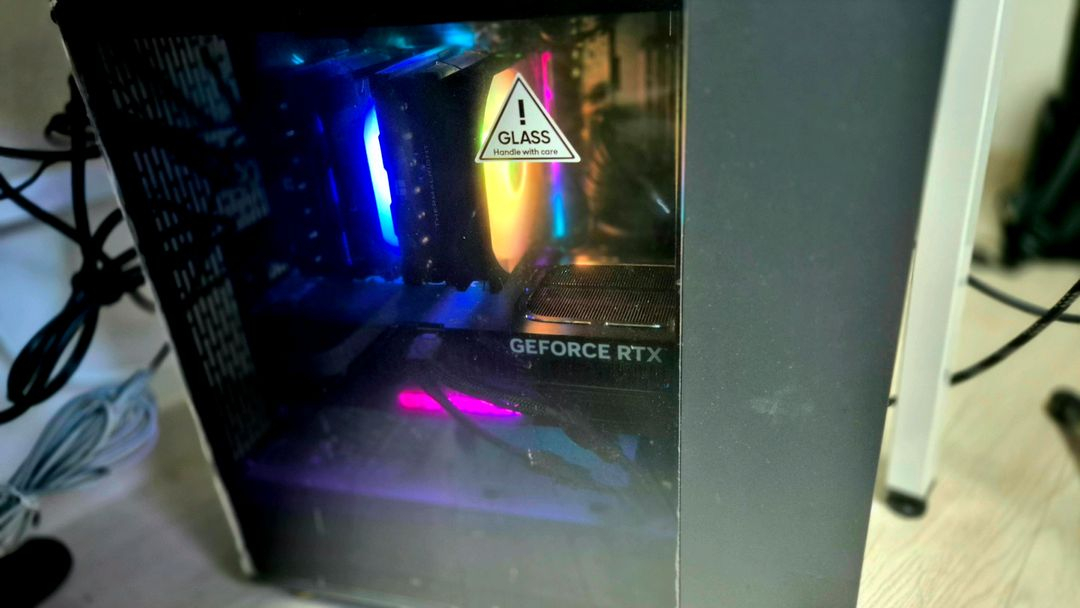 신품가 520만원이상 AMD 라이젠 7900, RTX 5070 Ti, ddr5 램 64gb, ssd 2tb--1