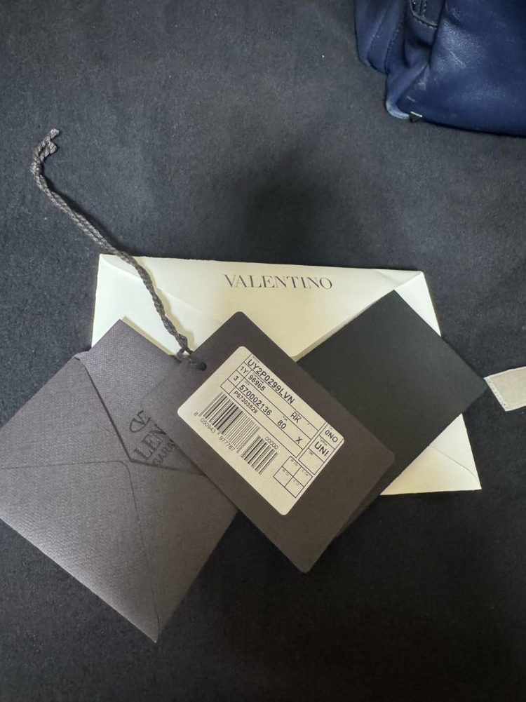 정품,롯데백_발렌티노(VALENTINO GARAVANI) 스터드 네이비 all 소가죽 백팩--4