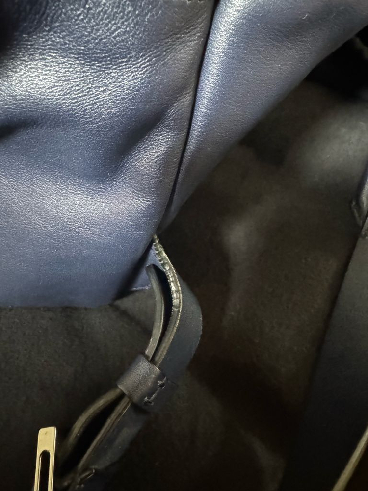 정품,롯데백_발렌티노(VALENTINO GARAVANI) 스터드 네이비 all 소가죽 백팩--8