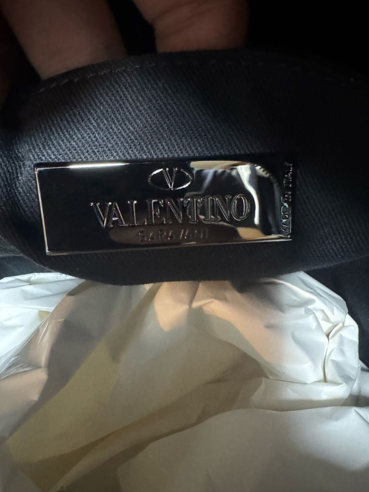 정품,롯데백_발렌티노(VALENTINO GARAVANI) 스터드 네이비 all 소가죽 백팩--9