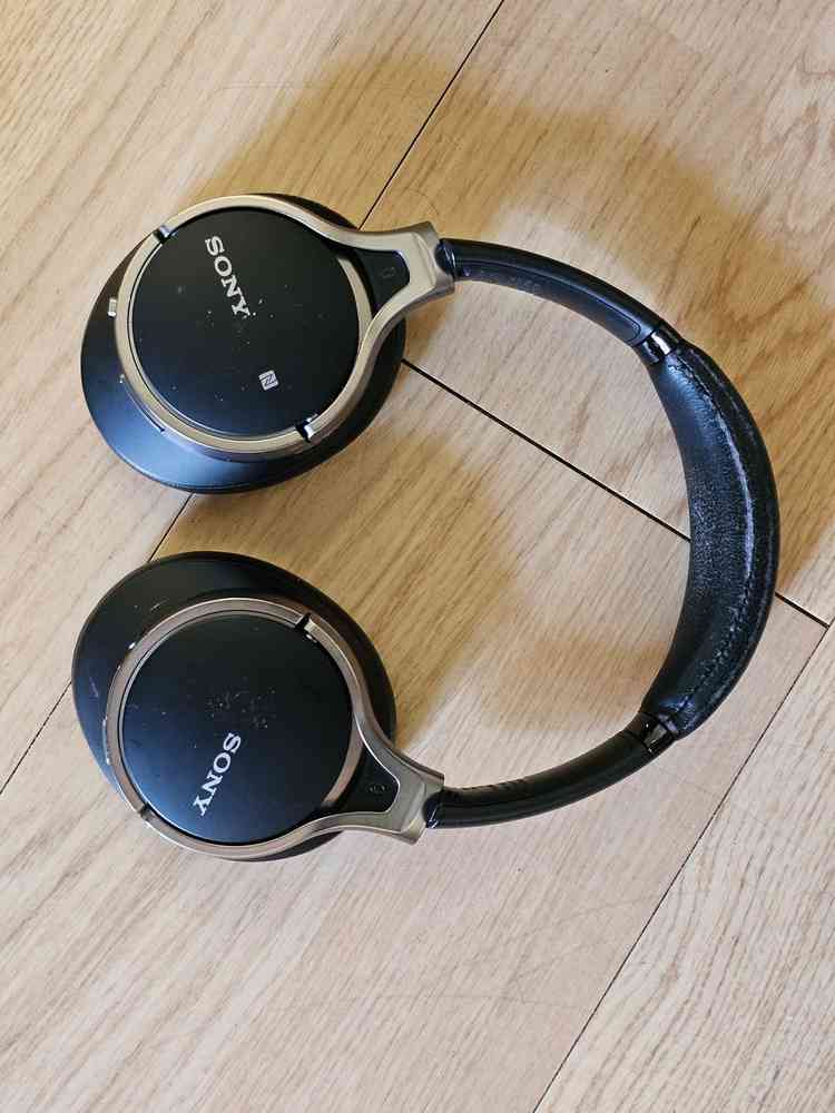 소니 MDR-10RBT 무선 헤드폰 / 4만원--1