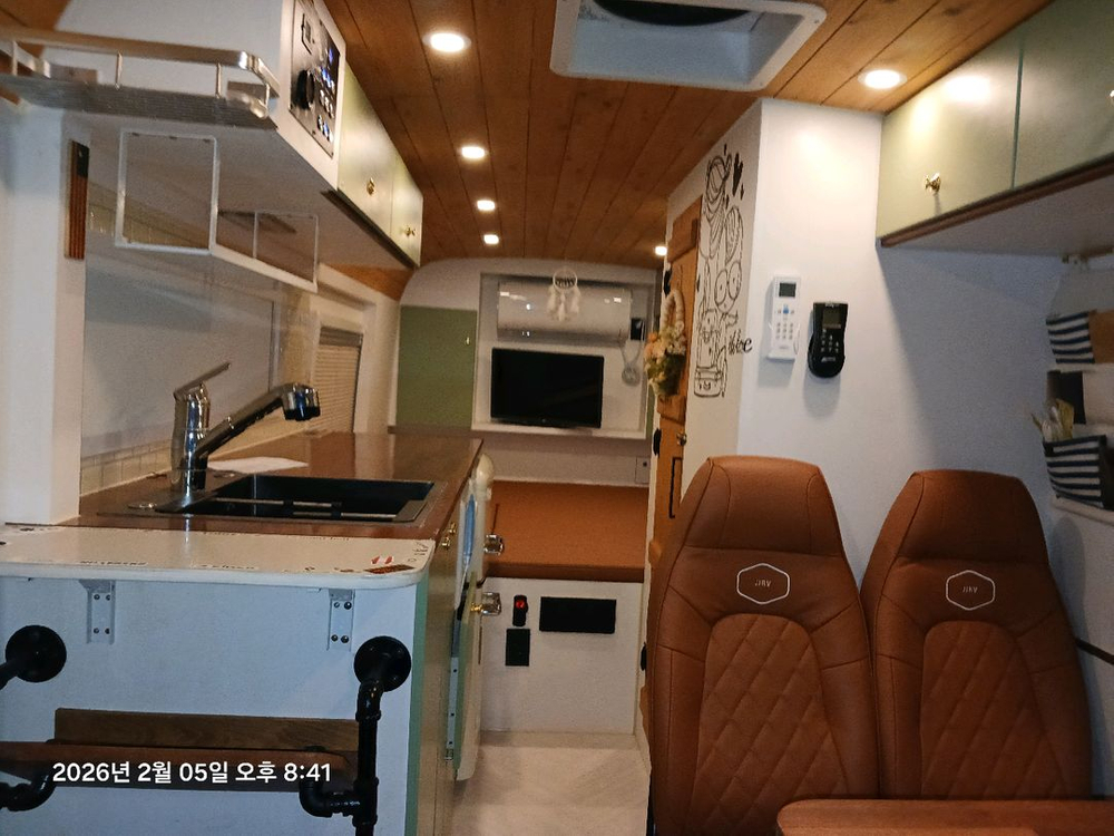 카운티 캠핑카 1종보통 대차 가능 견인설치 이미지