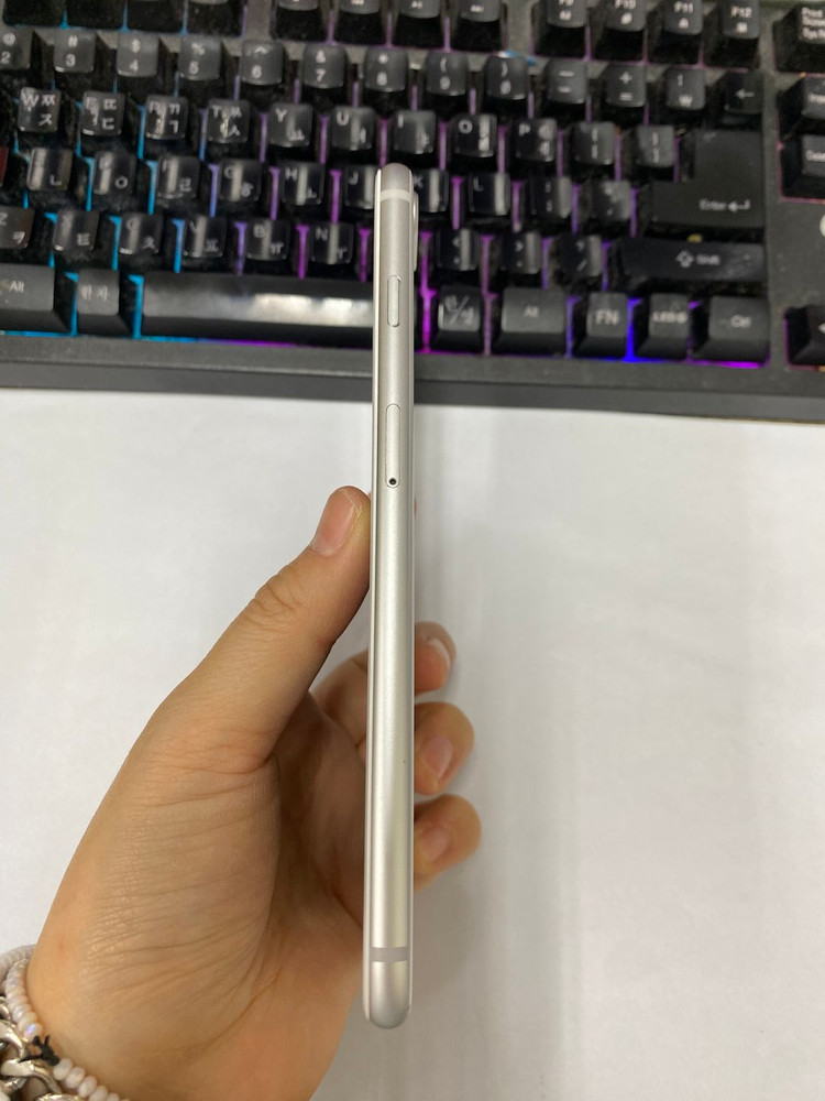 .아이폰 8플러스 8+실버 SSS급 64GB 배터리100% 레트로감성 인스타폰 자녀 사진폰선물 198970 이미지