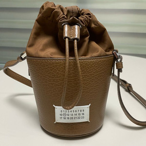 메종 마르지엘라 5AC 버킷백 브라운(정품)