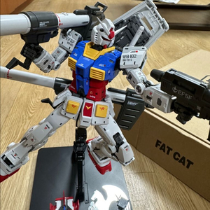 (완성품) FATCAT 퍼스트건담 팝니다(델피데칼부착, 전용스탠드포함)