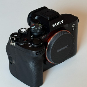 소니 풀프레임 미러리스 A7M4 판매합니다 보증기간 남음