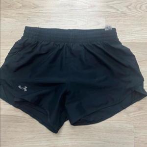 언더아머 반바지 M
