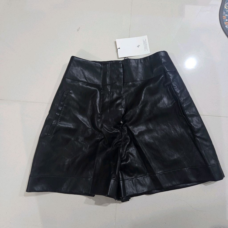 라플라 레더 쇼츠 새상품--1