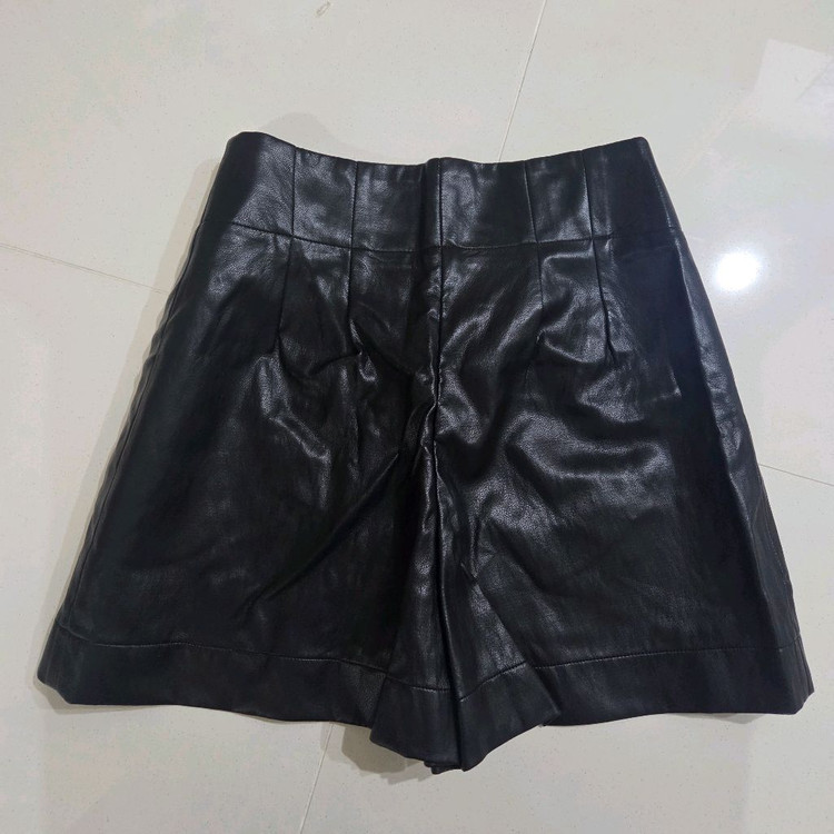 라플라 레더 쇼츠 새상품--2