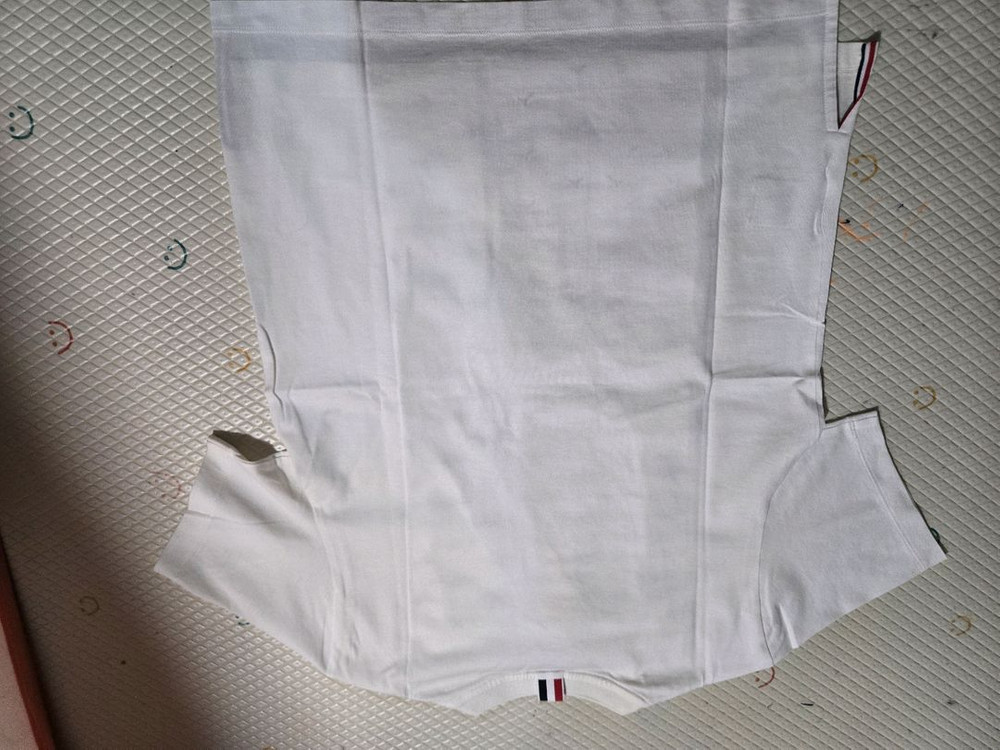 톰브라운 정품 화이트 반팔 티셔츠 42 사이즈--6