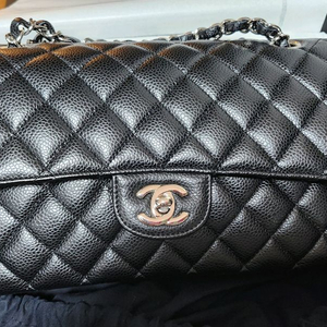 샤넬 클래식 플랩백 미듐 캐비어 은장 / 클미 캐비어 은장 // 클스 캐비어 은장과 교환 가능