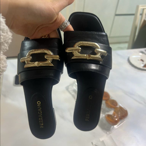 정품 페라가모 슬리퍼 225