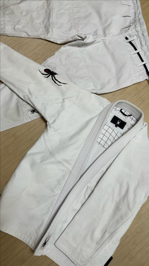 주짓수 도복 A1 스파이더 더 코어 화이트, 블랙 (드로우 상품)--1