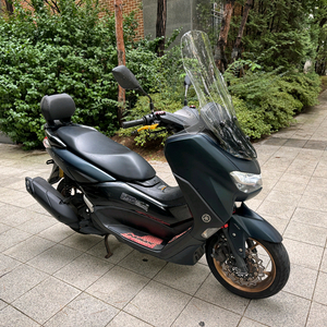 야마하 nmax155 23년 다크페트롤컬러 팝니다