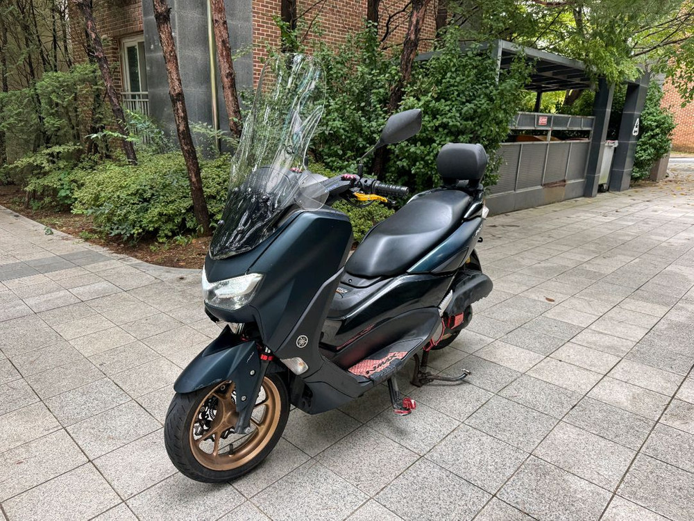야마하 nmax155 23년 다크페트롤컬러 팝니다--2