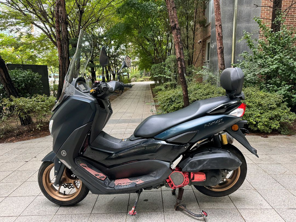야마하 nmax155 23년 다크페트롤컬러 팝니다--4