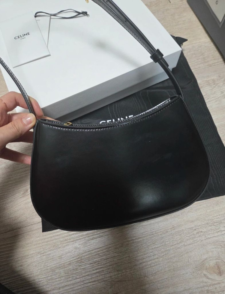 셀린느 카프스킨 미디움 틸리백 블랙--3