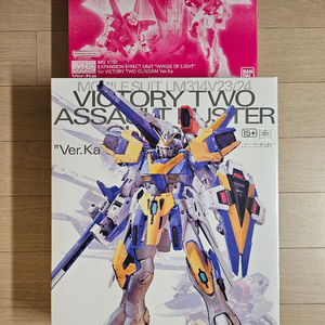 MG V2건담 어설트 버스터 + 빛의 날개 확장파츠