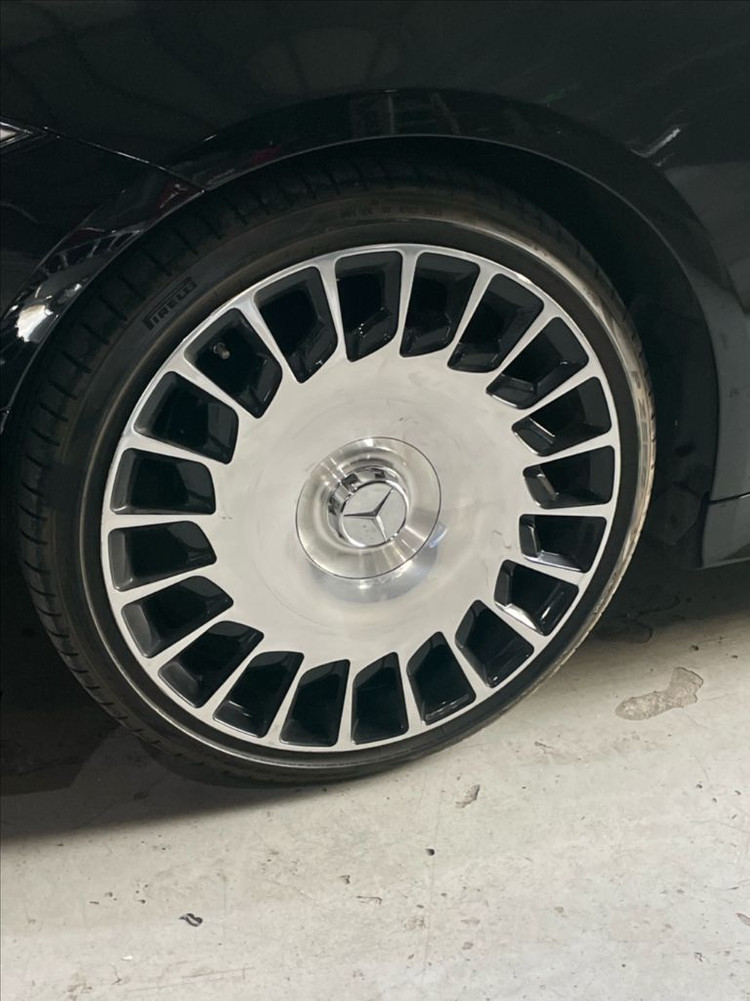 벤츠 마이바흐 톱니 스타일 단조 20인치 스타일 휠 팝니다 이미지