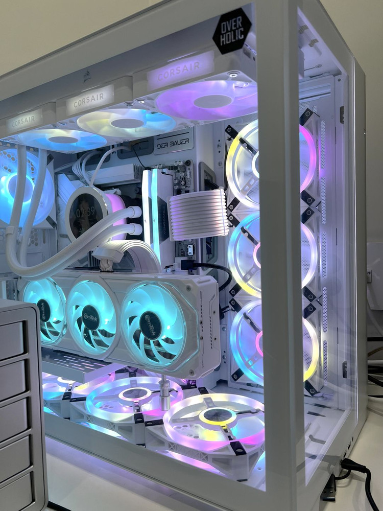 [급처][가격내림] 솜사탕 에디션 ^^ 7800X3D RTX5070 리안리 커세어 컨셉 풀셋--1