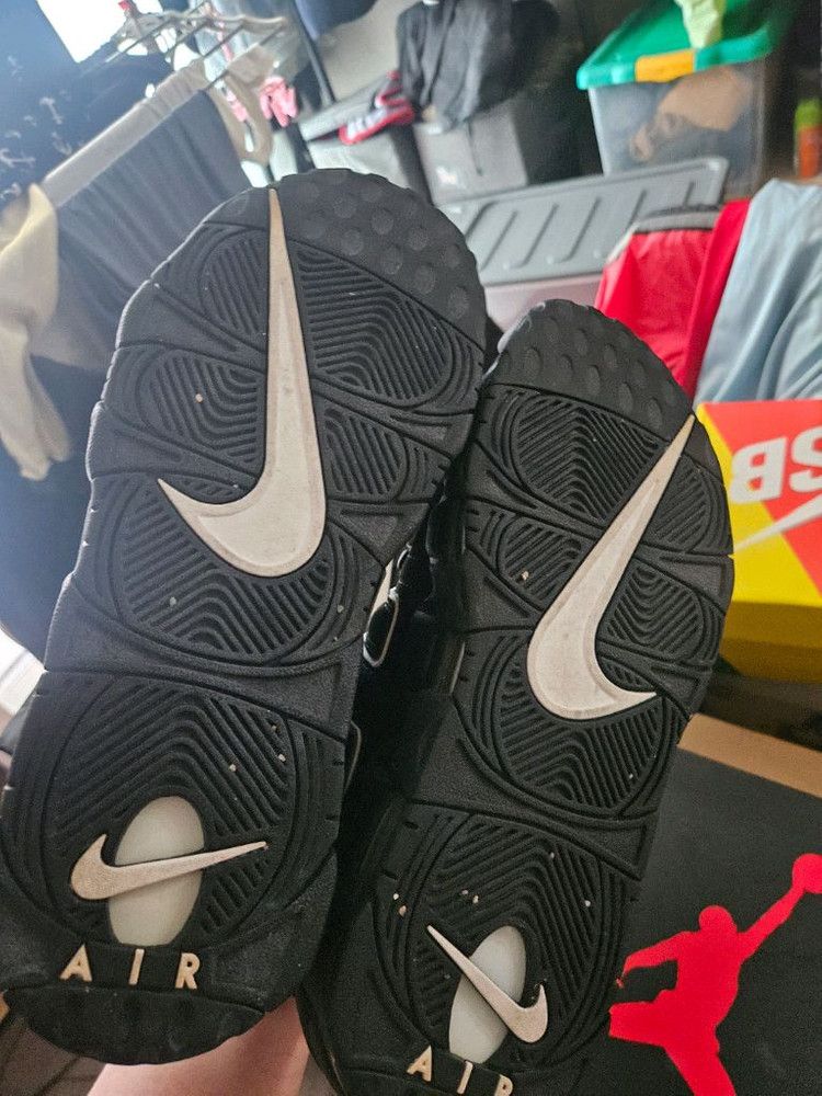 나이키 업텀포 275 이미지