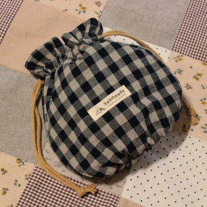 핸드메이드 네이비체크 셔링 스트링 파우치