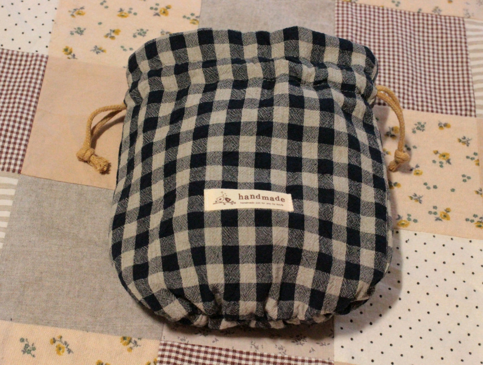 핸드메이드 네이비체크 셔링 스트링 파우치--4