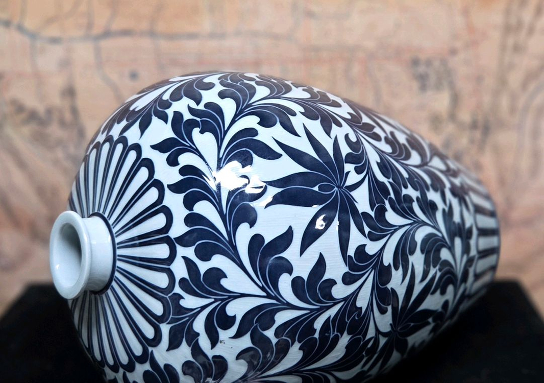 *백자 청화 연화 당초문 대형매병 이미지