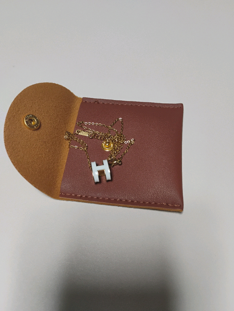 H 로고 목걸이--2