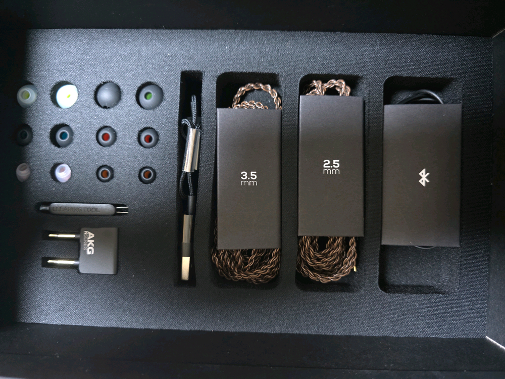 AKG N5005 풀박스 이어폰--1