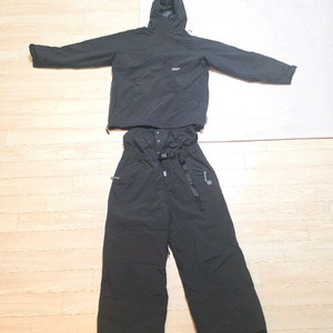 어스투 보드복 셋업 판매합니다.