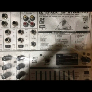 BEHRINGER UB1832FX-PRO 믹싱 콘솔